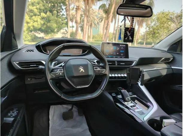 Car image 27