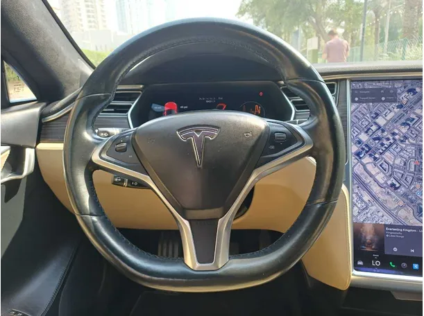 Car image 17