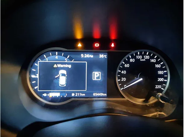 Car image 14