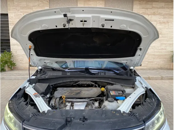 Car image 30