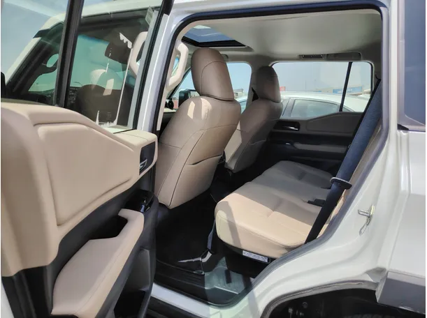 Car image 20