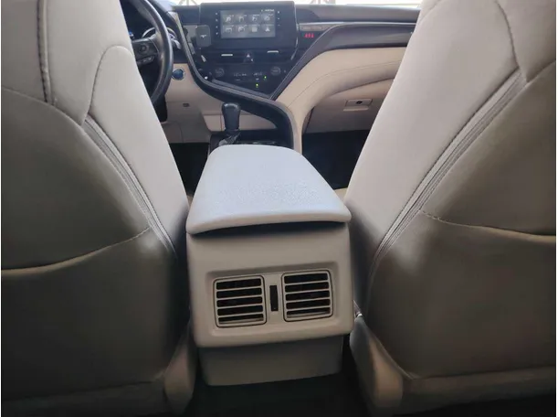 Car image 27
