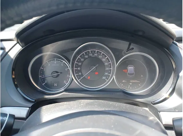 Car image 16