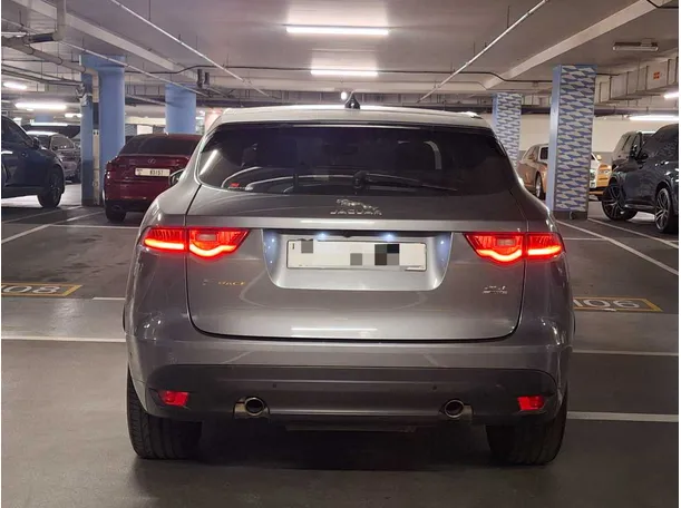 Car image 6