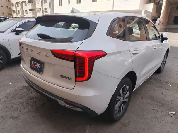 Car image 5