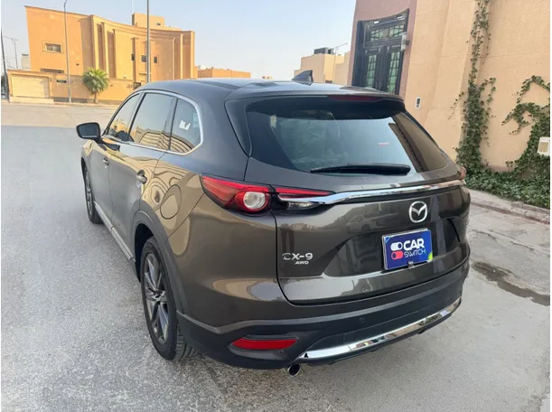 Car image 7