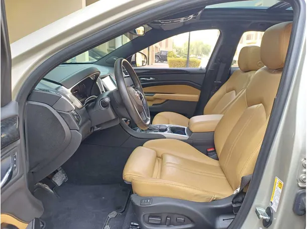 Car image 12