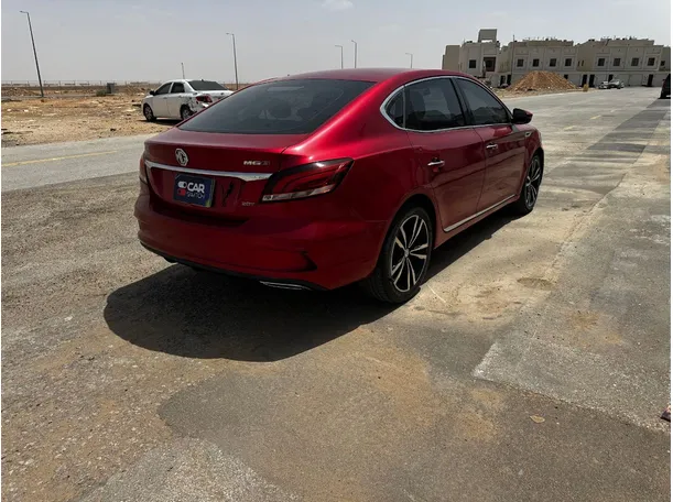 Car image 5