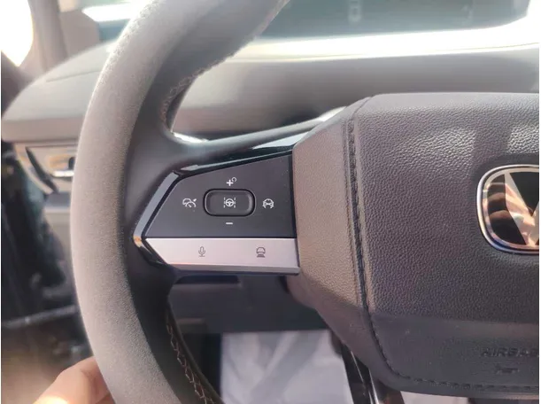 Car image 29
