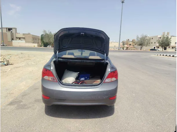 Car image 25