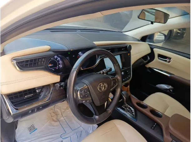 Car image 12