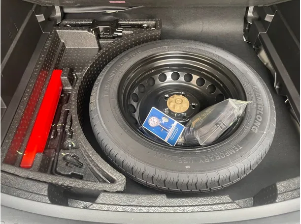 Car image 22
