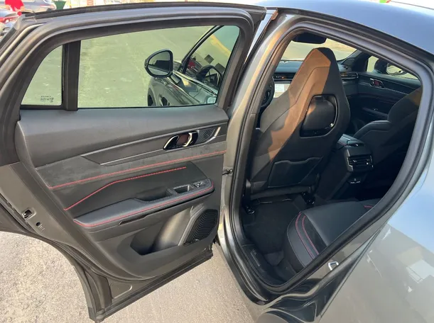 Car image 13