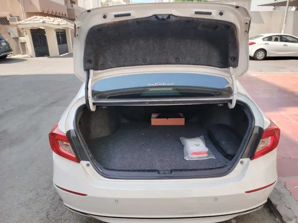 Car image 28