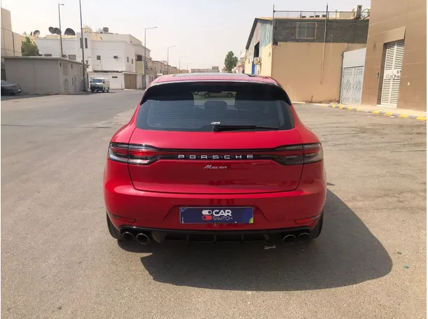 Car image 13