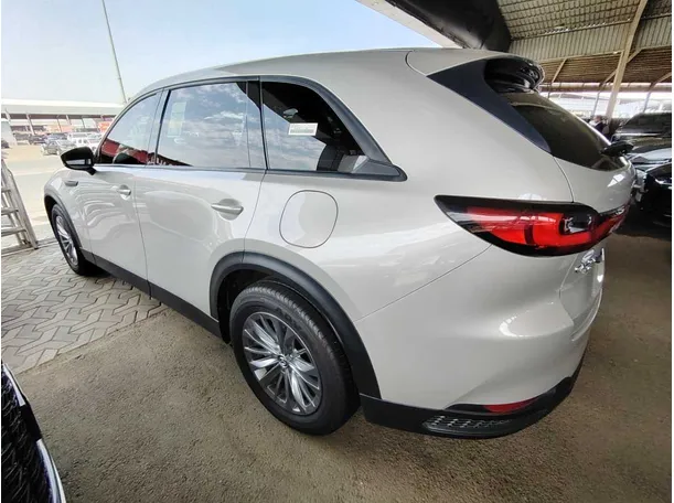 Car image 8