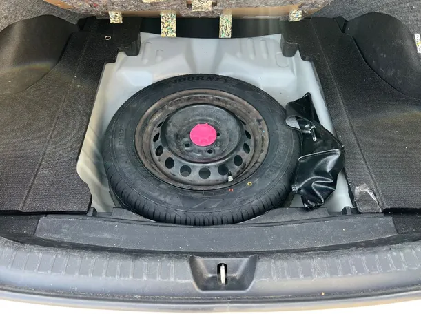Car image 24