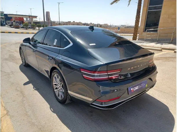 Car image 7