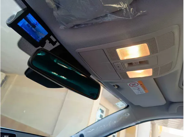 Car image 36