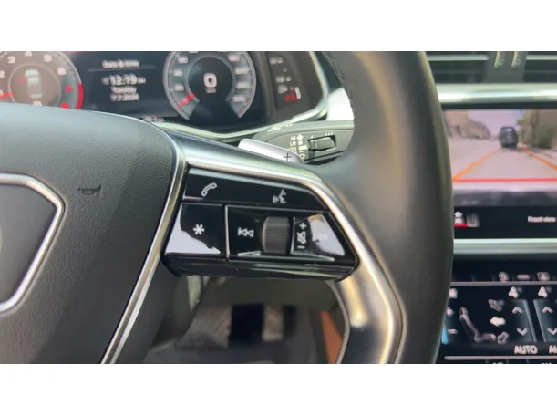 Car image 26