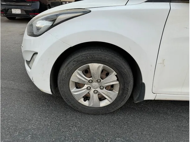Car image 9