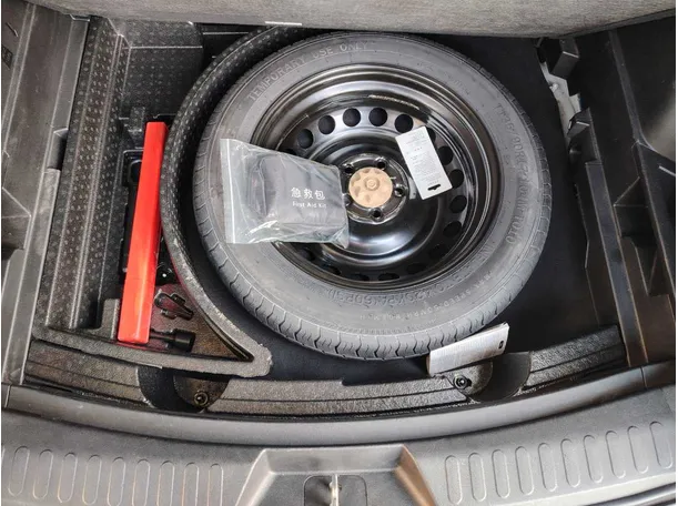 Car image 35