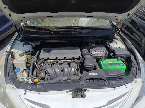 Car image 21