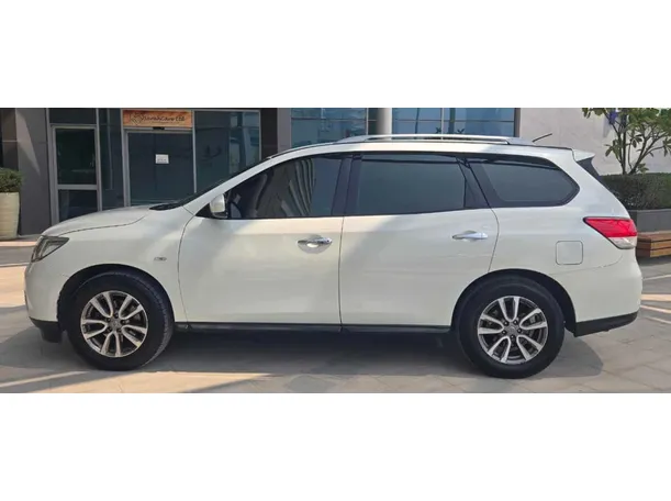 Car image 8