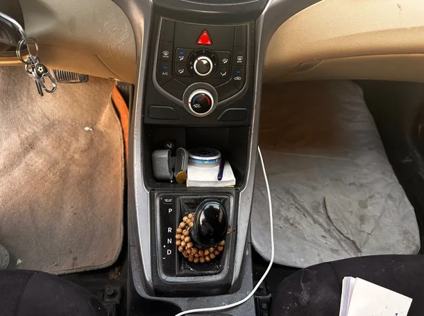 Car image 17