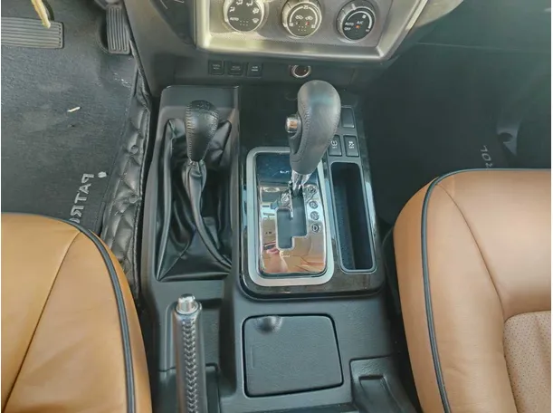 Car image 25
