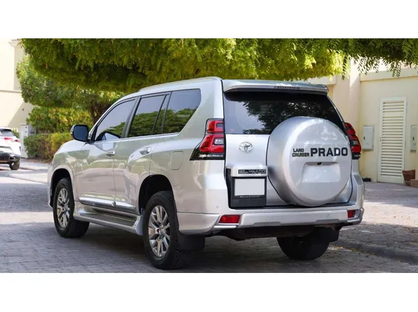 Car image 7