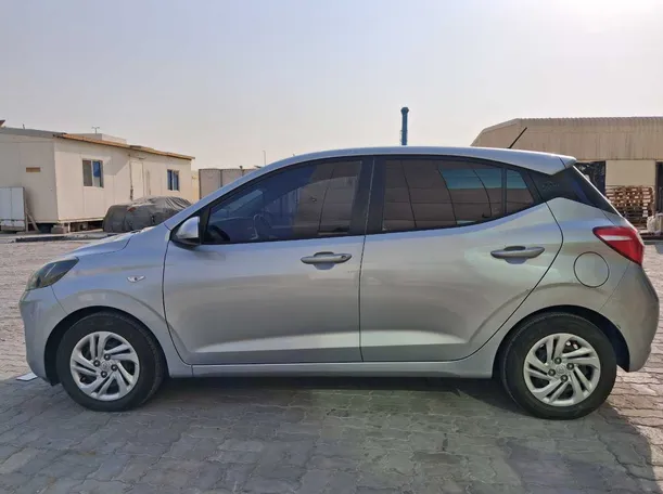 Car image 8