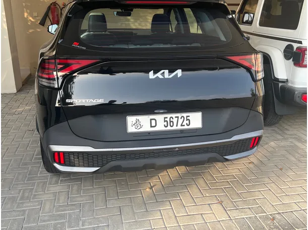 Car image 12