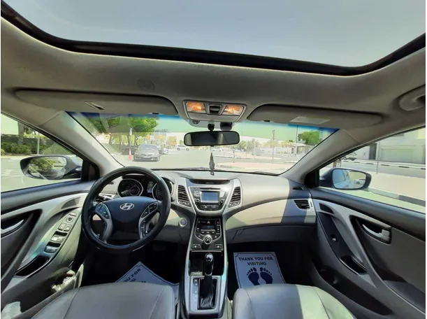 Car image 17