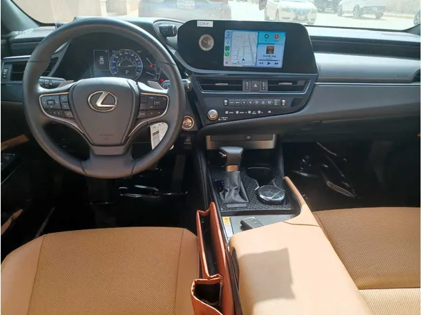 Car image 16