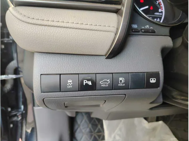 Car image 32
