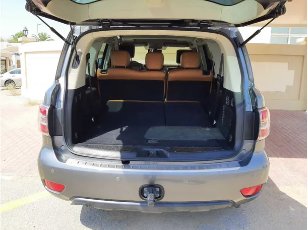 Car image 19