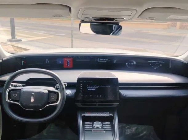 Car image 15
