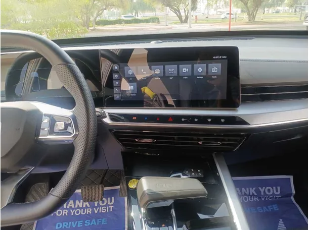 Car image 16