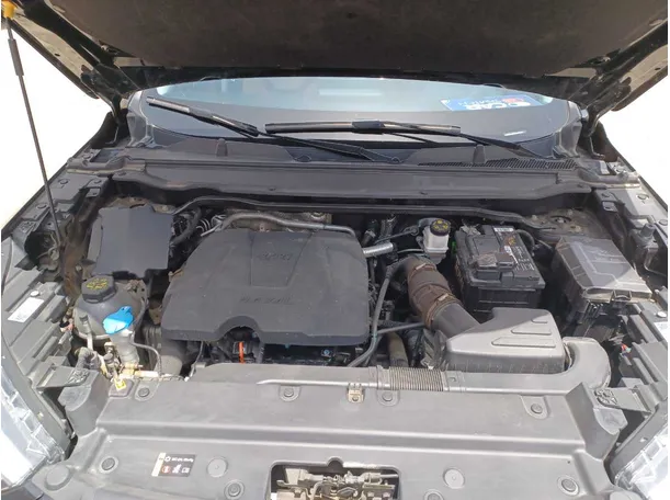 Car image 25