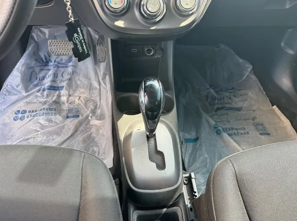Car image 13