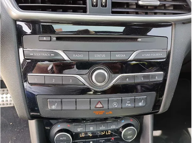Car image 26