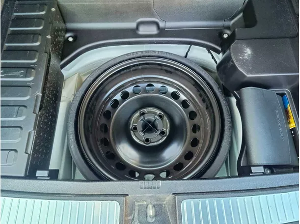 Car image 41