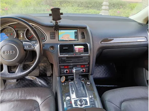 Car image 16