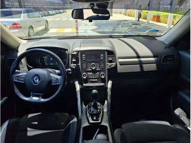 Car image 16