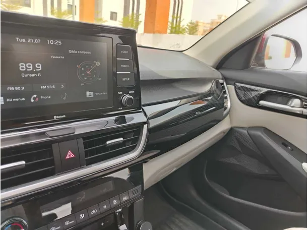 Car image 29