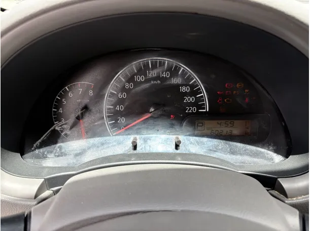 Car image 13