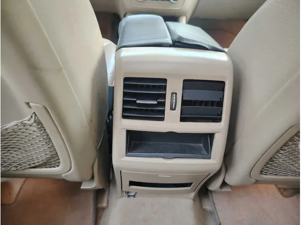 Car image 33
