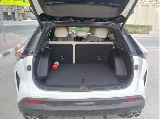Car image 20