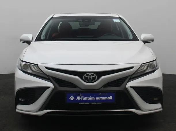Car image 11